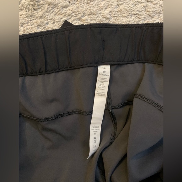 lululemon athletica Black Camo Capris - Picture 5 of 10